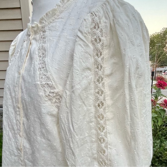 Old Navy Lace Trim Button Down Top Size Medium - Picture 5 of 9